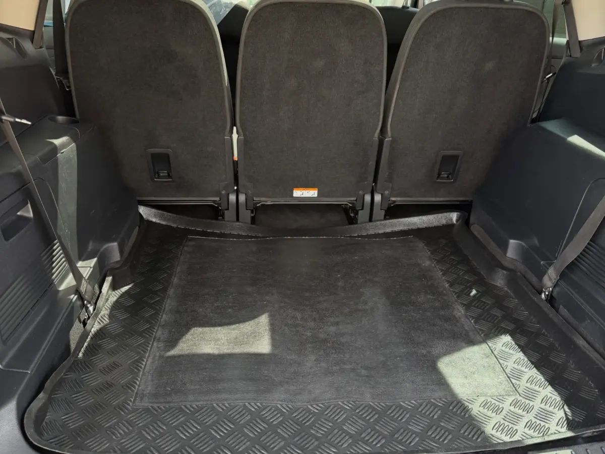 Čištění interiéru Ford S-Max · Zárubice (okres Třebíč) (3)