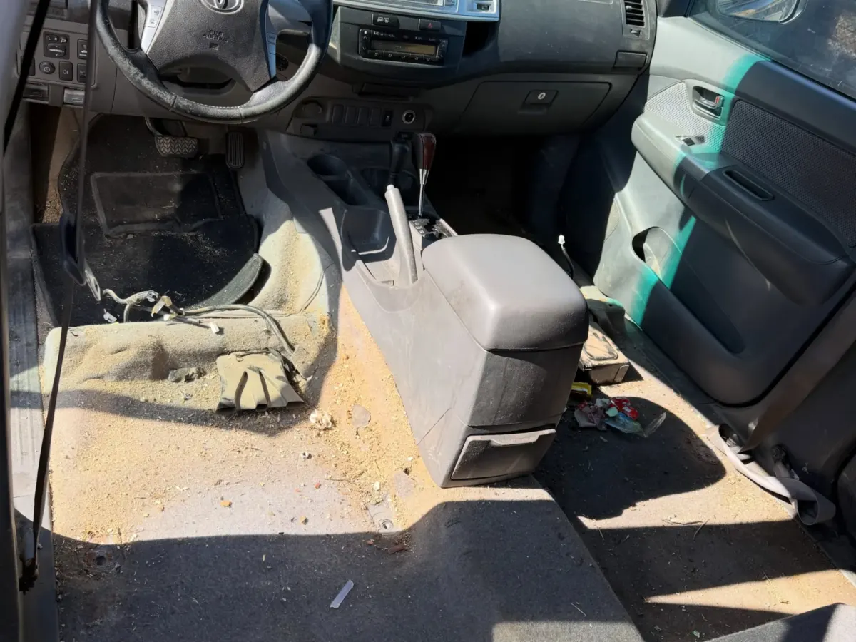 Čištění interiéru Toyota Hilux · Zárubice (okres Třebíč) (3)