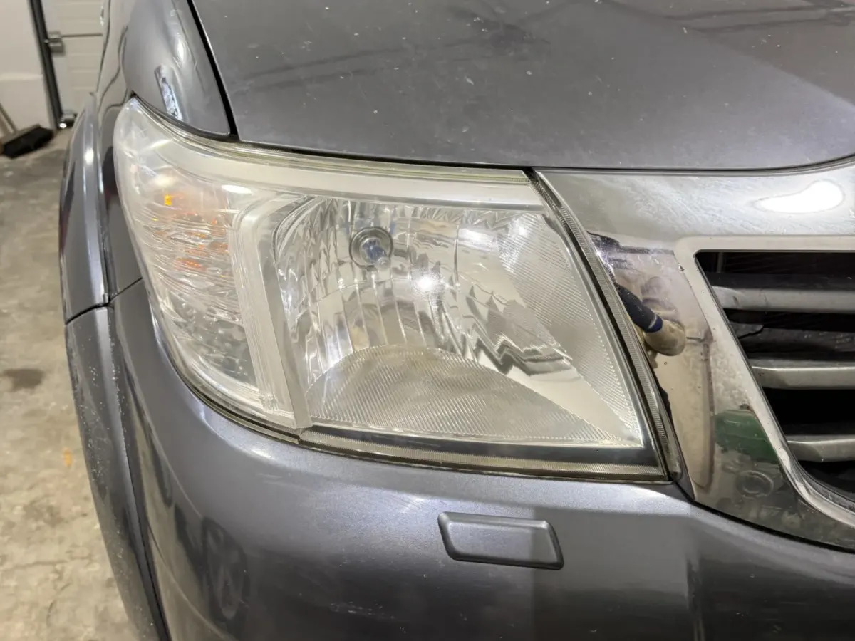 Toyota Hilux – Renovace světlometů · Třebíč,Zárubice,Vysočina (1)
